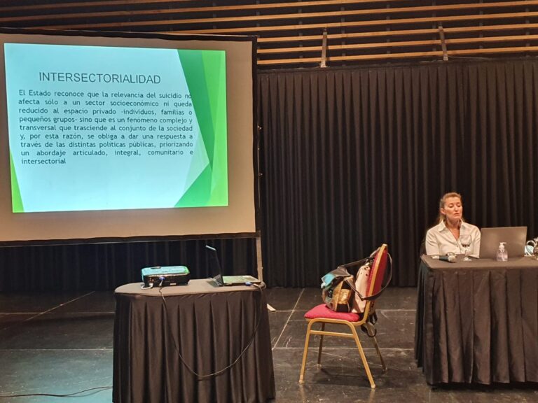Salud compartió recomendaciones para el Abordaje de la problemática del Suicidio en Medios de Comunicación