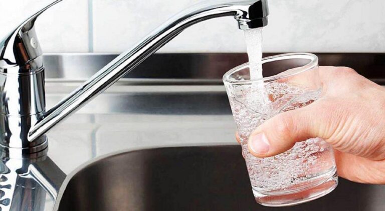 Corte de agua en siete barrios de Comodoro por los fuertes vientos