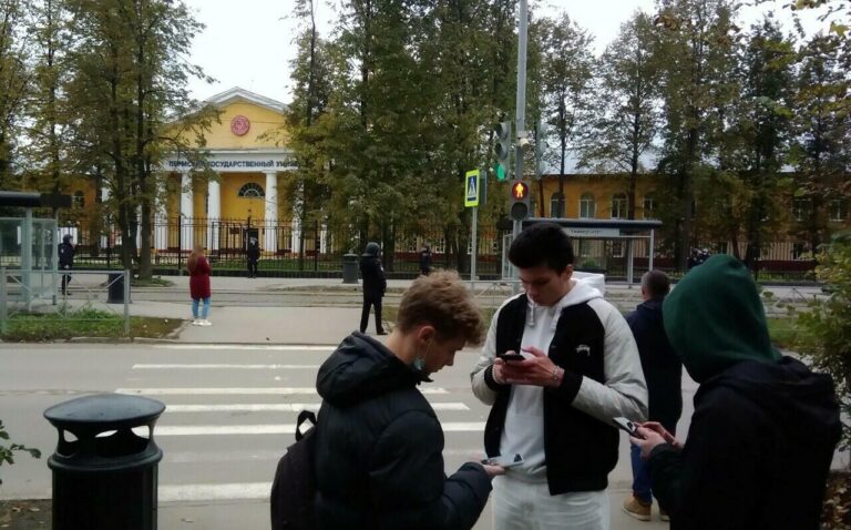 Rusia: Un estudiante mató a tiros al menos a seis personas en una universidad