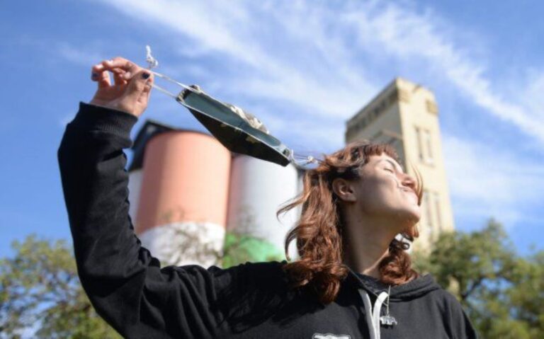 Barbijo: será opcional al aire libre pero continúa siendo obligatorio en lugares cerrados