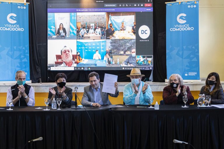 Luque firmó un convenio para la financiación de viviendas en 86 lotes con servicios