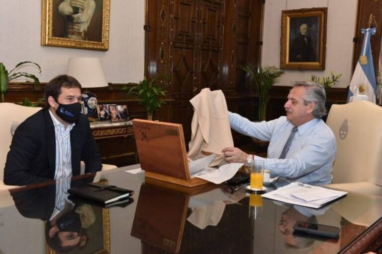 El presidente Alberto Fernández llega a Comodoro