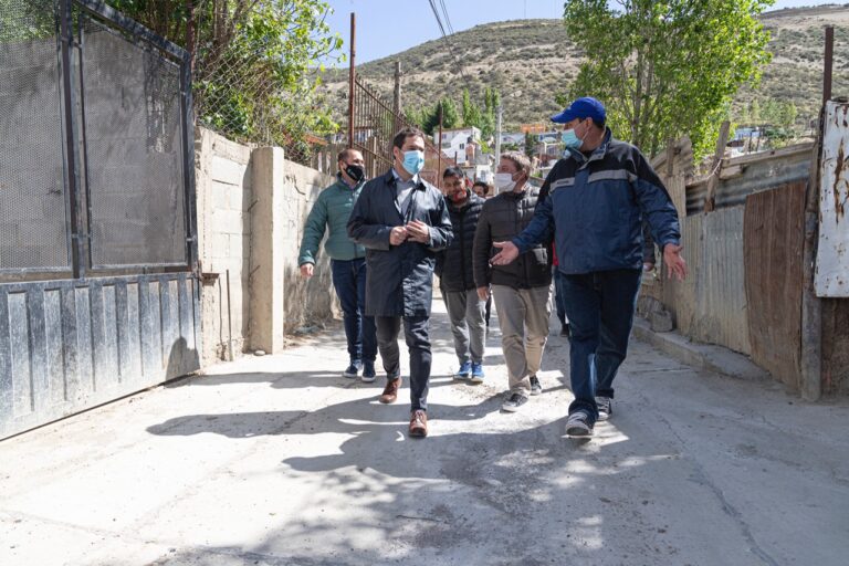 Se desarrollan importantes obras de pavimento en barrio Newbery
