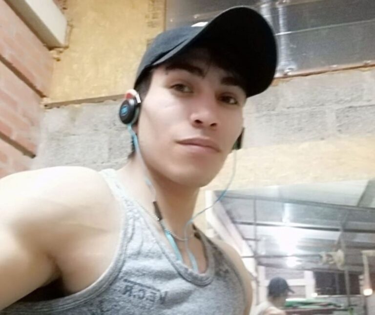 Mató a su suegra, era buscado y fue encontrado con un cuchillo clavado en la panza
