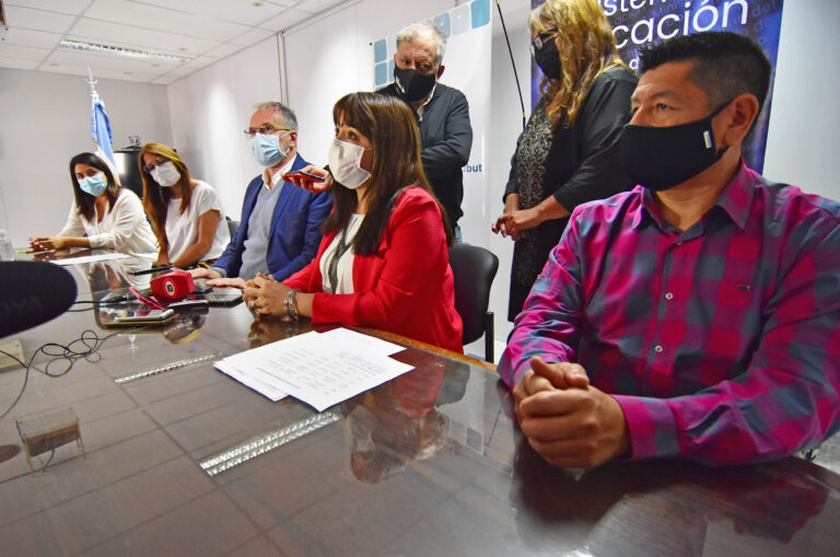 Chubut comenzó a vacunar contra el coronavirus a Niños, Niñas y Adolescentes en Escuelas Primarias y Secundarias