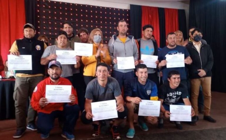 Destacan la participación de brigadistas de Chubut en operativo para sofocar incendio en La Rioja