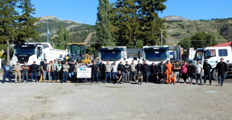 Vialidad Nacional realizó una capacitación en manejo de camiones y máquinas cargadoras