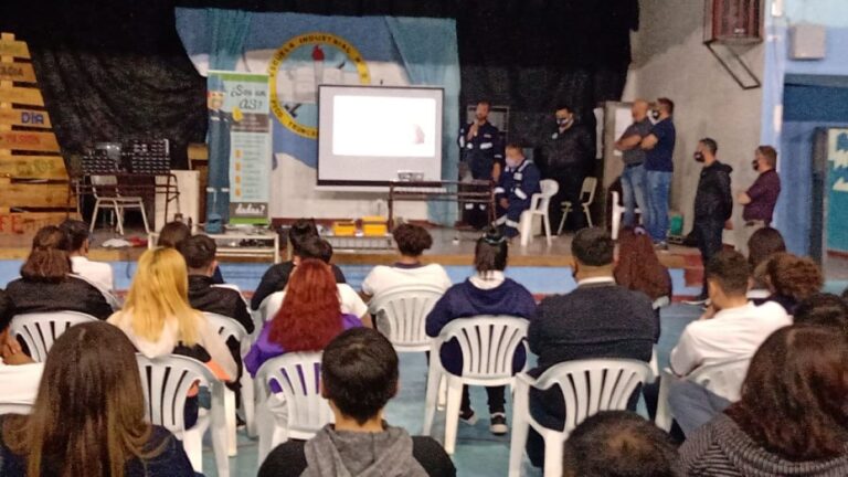 Petroleros Jerárquicos oficiaron de nexo entre empresa y estudiantes para que conozcan herramientas de Trabajo