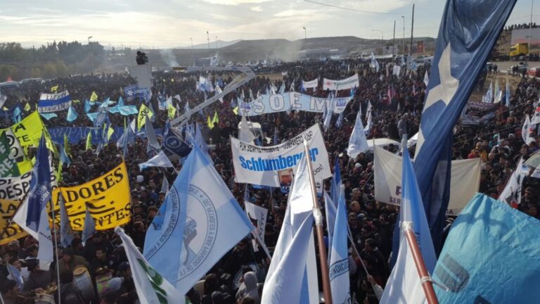 Petroleros Jerárquicos: Gran cierre de campaña conjunto en el cruce de las rutas 3 y 26