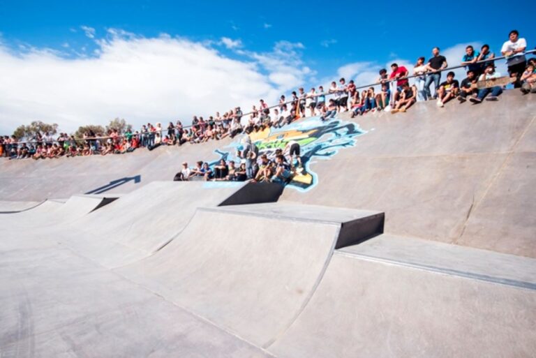 Rada Tilly inaugura el bowl de Skate Park