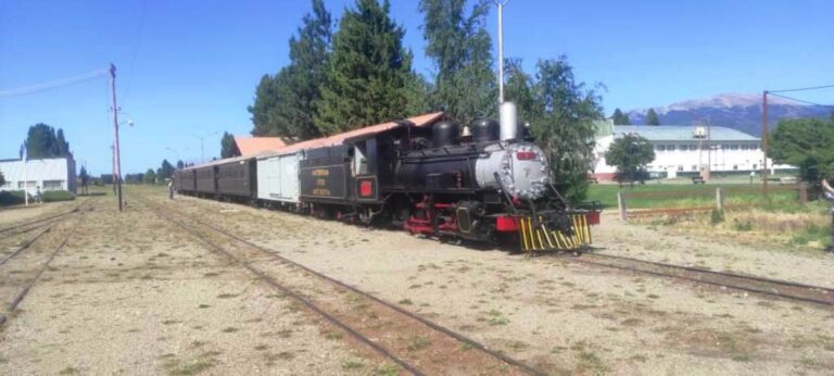  «La Trochita» conectó El Maitén y Ñorquinco después de 15 años