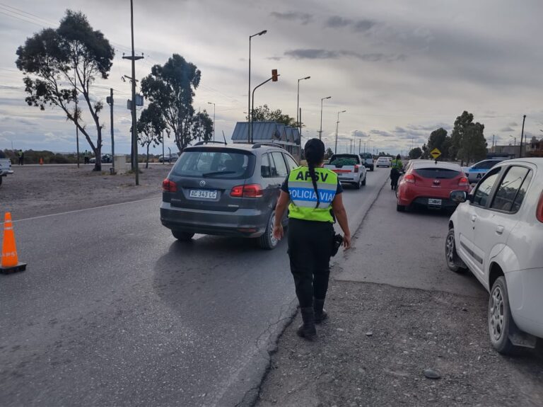 Chubut: El fin de semana largo se controlaron más de 5 mil vehículos