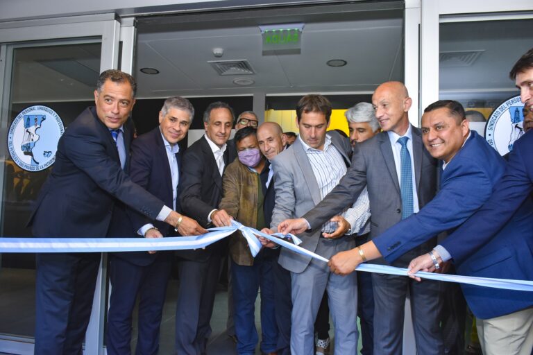 Espectacular inauguración del Centro Recreativo del Sindicato Petrolero Jerárquico
