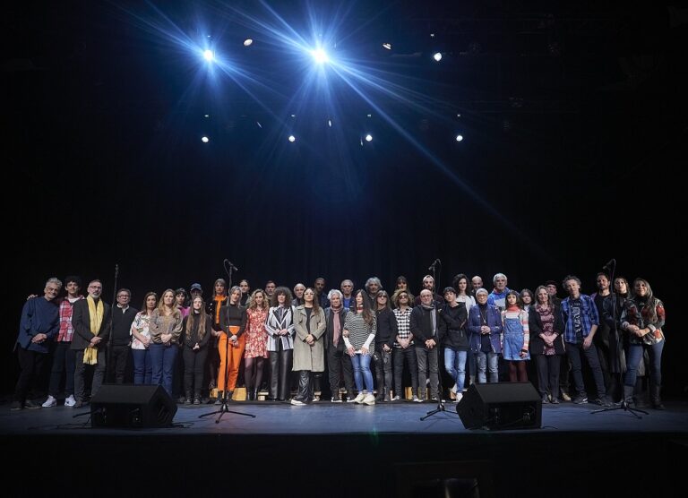 Una nueva acción de AMIA reúne a 23 familias de músicos para mantener viva la memoria y honrar a las víctimas del atentado