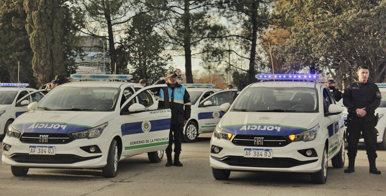 El Gobierno de la Provincia entregó 15 móviles para la Policía del Chubut