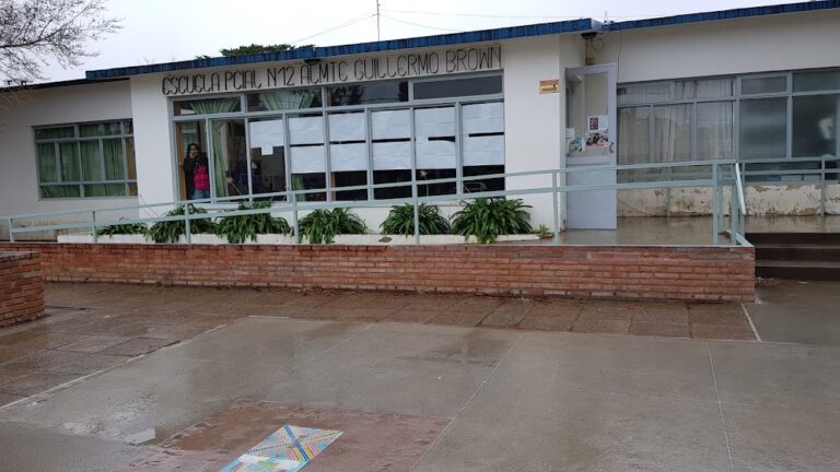 La falta de docentes en la Escuela N°12 de Rada Tilly impide que las clases se dicten con regularidad
