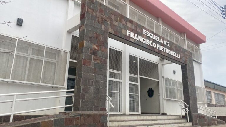 Camuzzi descartó pérdidas de gas en la Escuela N°2  de Comodoro Rivadavia