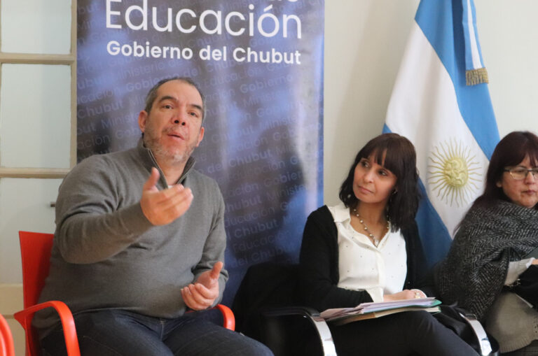 Educación: Grazzini cumplió una amplia agenda de trabajo en Comodoro Rivadavia