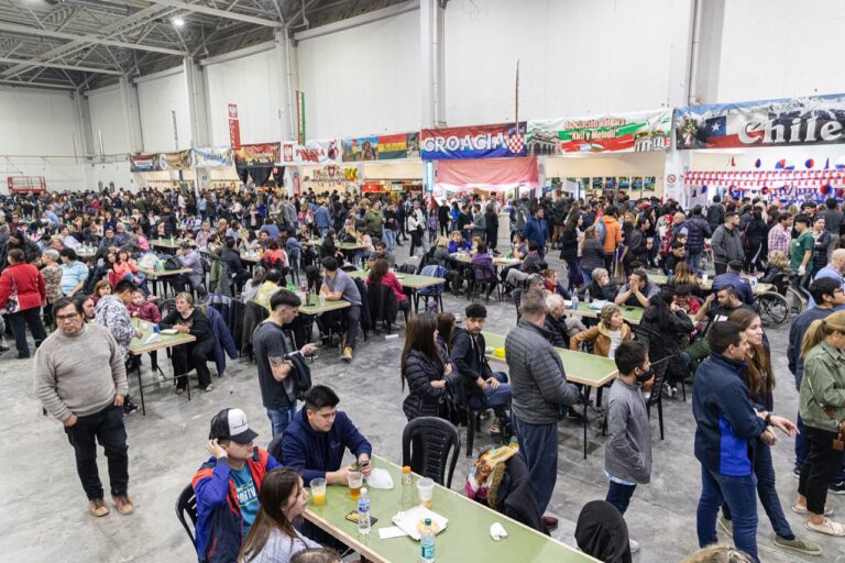 Este viernes se realizó la apertura oficial de la Feria Nacional de las Colectividades Extranjeras