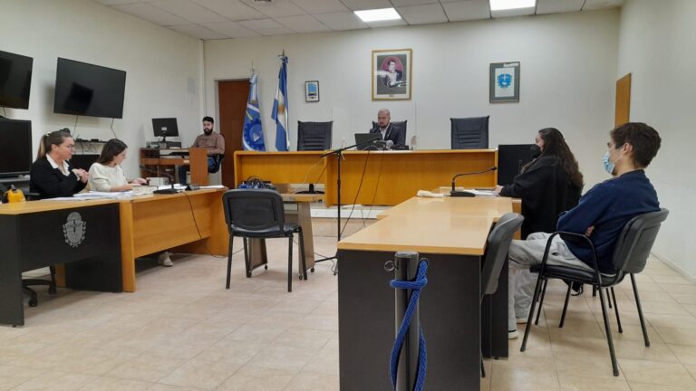 Audiencia de revisión por robos agravados en km. 3: Mantienen la preventiva de Gómez Sepúlveda y la domiciliaria de Juárez