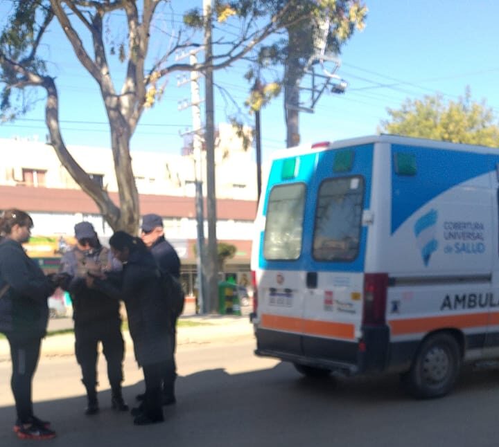 Un hombre fue embestido por una moto y debió ser trasladado al Hospital Regional