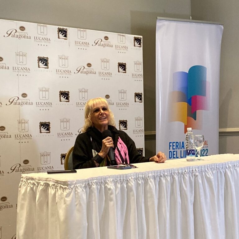 Valeria Lynch en Comodoro: «Me encanta venir y sobre todo de ser parte de este evento tan importante»