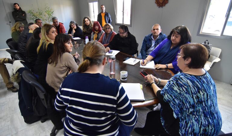 Salud y gremios reabren negociaciones