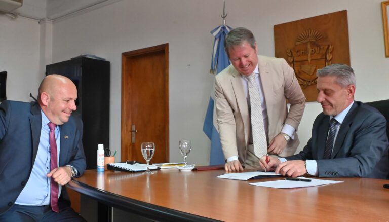 Arcioni retomó sus funciones a cargo del Poder Ejecutivo Provincial