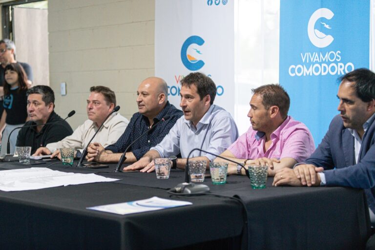 Luque licitó histórica obra de gas para barrio Centenario