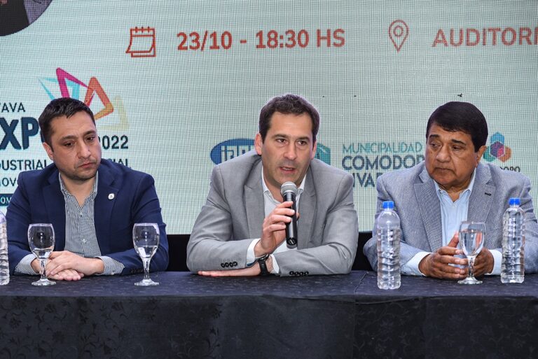 Luque presentó la 8ª Expo Industrial, Comercial y de Innovación Tecnológica en la Casa de Comodoro en Buenos Aires