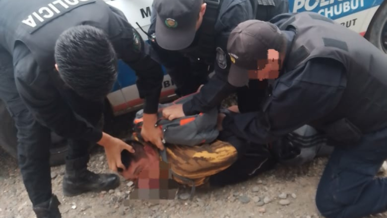 Golpeó y amenazó a sus padres y hermana y terminó detenido