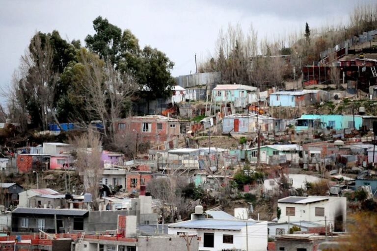 En Comodoro una familia necesitó 143.380 pesos para no caer en la pobreza