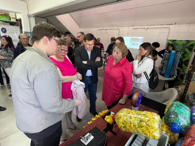 El Gobierno de la Provincia firmó un acuerdo con la UNPSJB para el desarrollo de impresiones en 3D