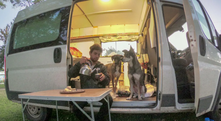 Es fotógrafo y durante el Mundial visitará en motorhome pueblitos de la Argentina para mostrar la pasión local