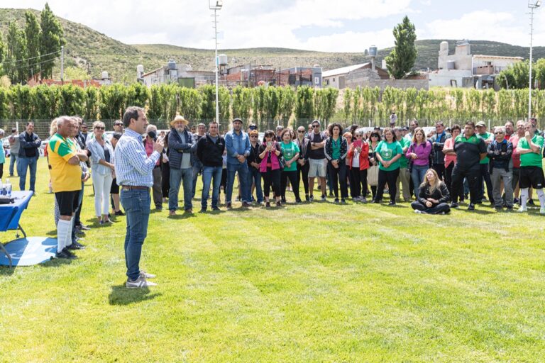 El Municipio de Comodoro inauguró la cancha de fútbol de veteranos de Laprida “Laureano Barrionuevo”