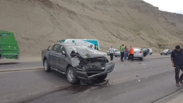 Choque con dos heridos en el acceso norte al centro