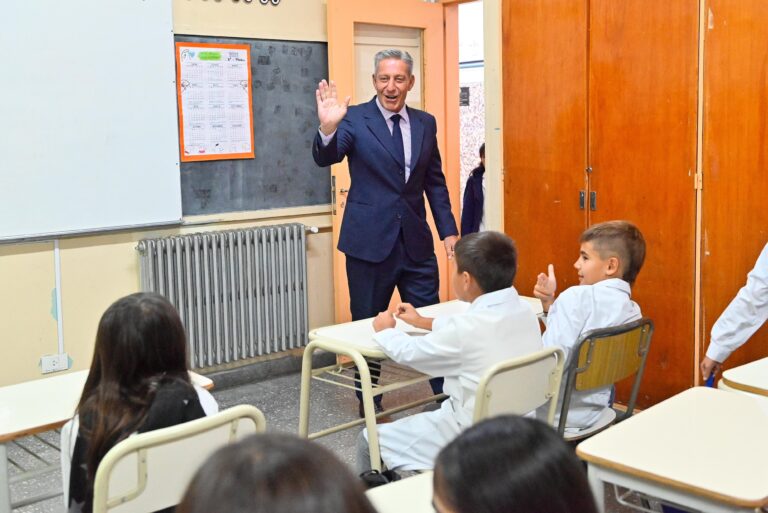 Arcioni inauguró el ciclo lectivo 2023 en Chubut: “Es un día muy importante y emotivo para cada niño y niña de la provincia”