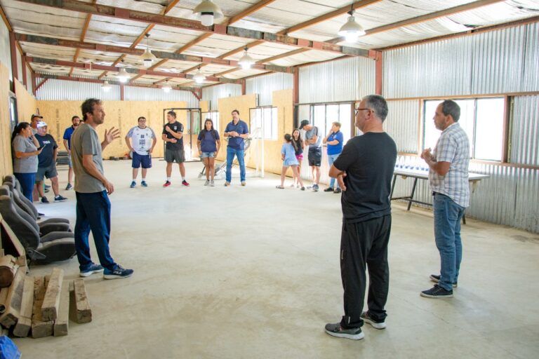 Funcionarios recorrieron las obras que se están realizando en el Club Nueva Generación