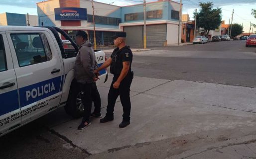 Ingresaron a robar a un hogar mientras el dueño dormía pero fueron sorprendidos