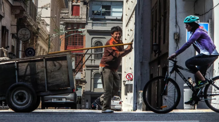 La canasta básica aumentó 7,2% en enero y una familia necesitó $163.539 para no ser pobre