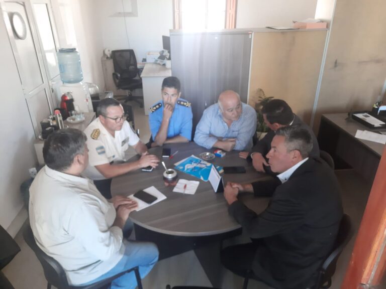 Funcionarios provinciales se reunieron con autoridades municipales y recorrieron dependencias policiales