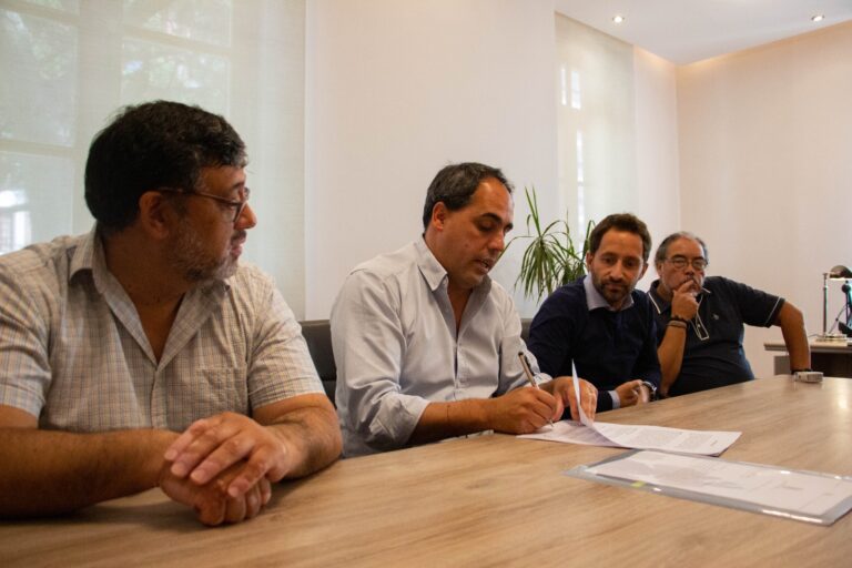 El Ejecutivo acordó un aumento salarial con el personal municipal para el primer trimestre del año