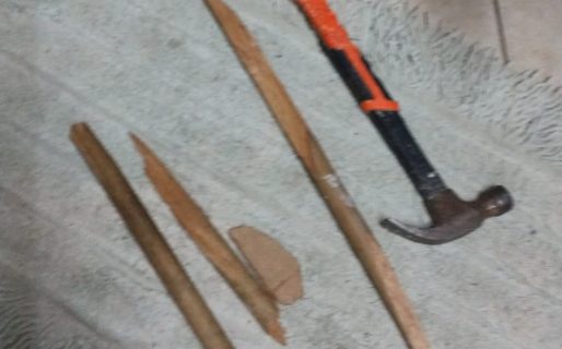 Detuvieron a un hombre que intentó golpear a su expareja con un martillo