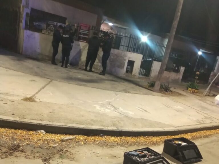 Intentaron robar dos cajas de herramientas y fueron detenidos