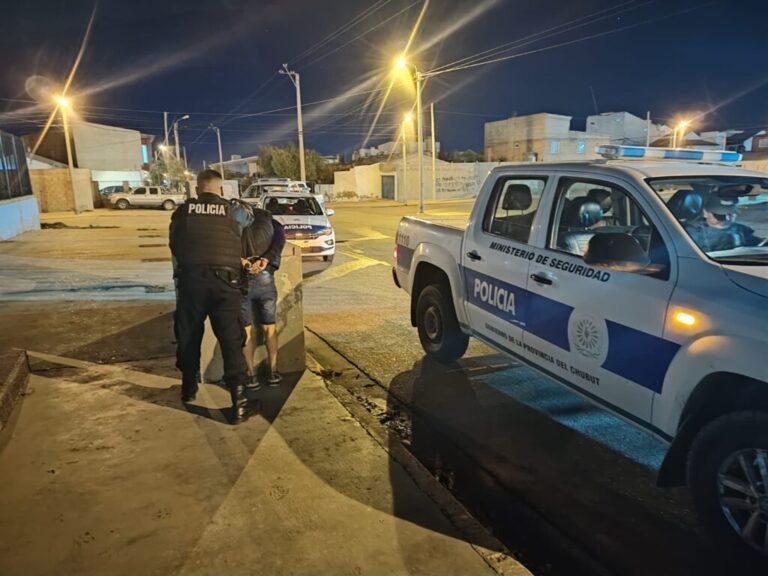 Fueron detenidos por robar en escuela del barrio San Cayetano
