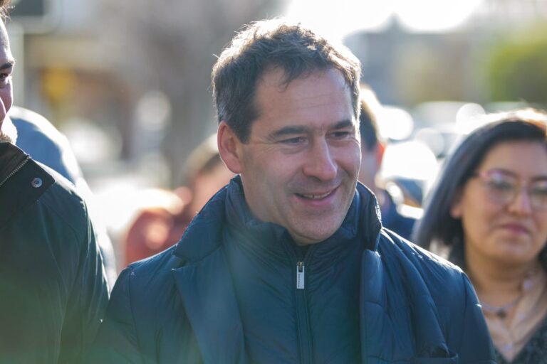 Luque y Balochi recorrieron escuelas de Sarmiento: «La remediación educativa en todo Chubut es urgente»