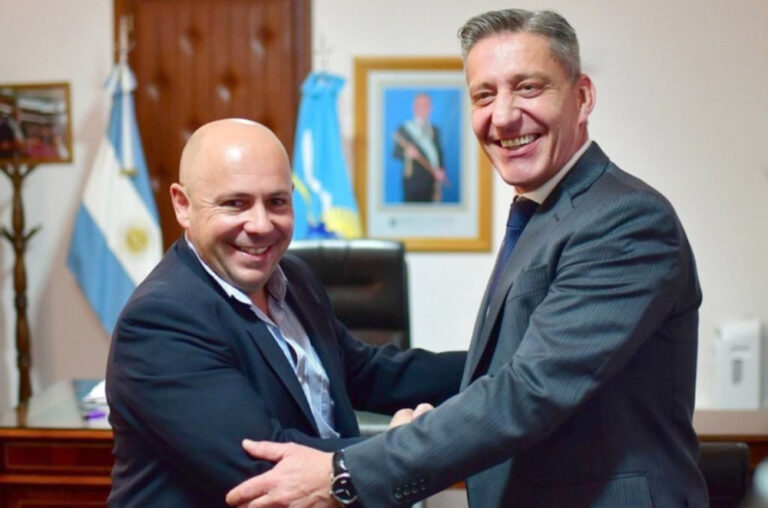 Arcioni traspasó el mando del Ejecutivo al vicegobernador Ricardo Sastre