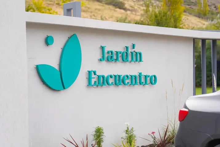 Jardín Encuentro lanzó el Programa de adhesión Mi Mascota: «Un lugar lleno de paz para despedir a tu fiel compañero de cuatro patas»