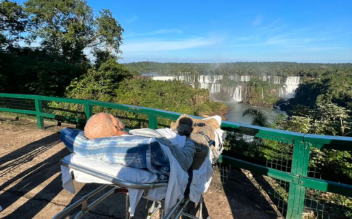 Tiene cáncer y los médicos le cumplieron su ultimo deseo: Conocer las Cataratas del Iguazú