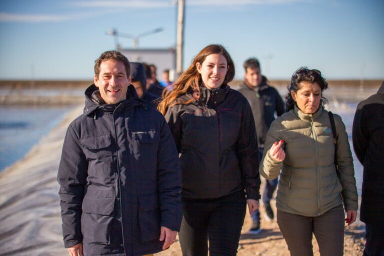 Luque: «En el valle hay proyectos productivos ejemplares para replicar en toda la provincia y poner arriba a Chubut en el mundo»